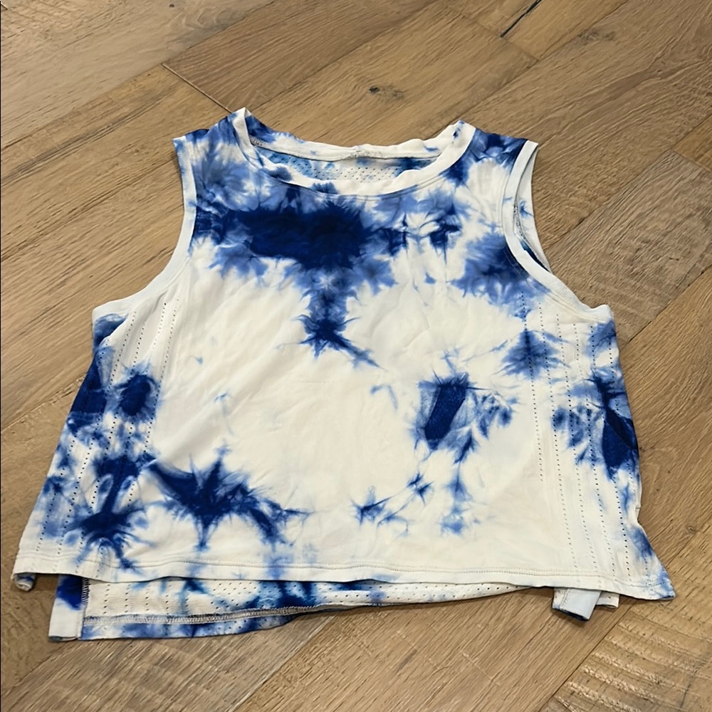 Lululemon Train to Be Tank